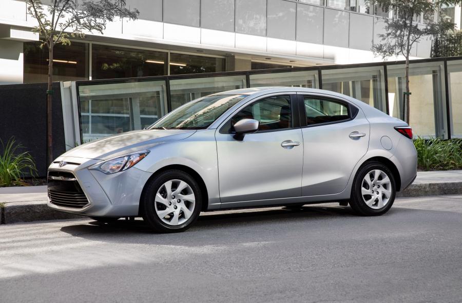  Toyota Yaris Sedan 2016 года  (CA) (фото 20 из 29)
